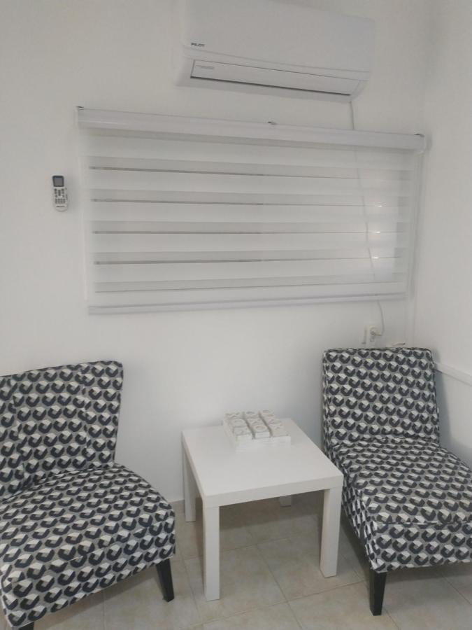 Akhva Accommodation Unit-אחווה יחידת אירוח Арад Екстериор снимка