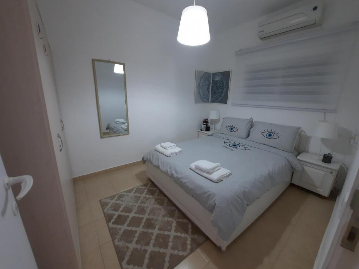 Akhva Accommodation Unit-אחווה יחידת אירוח Арад Екстериор снимка