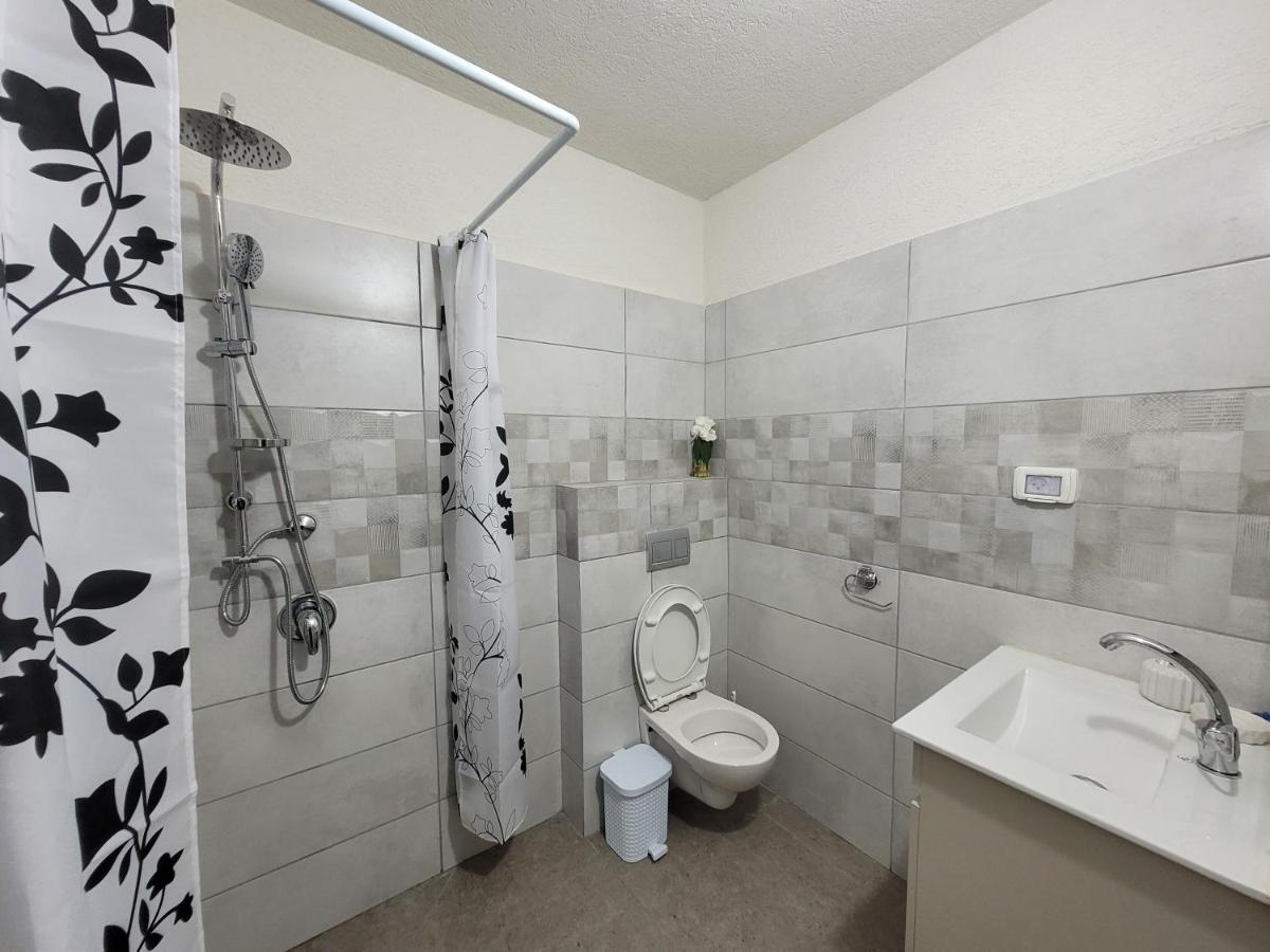 Akhva Accommodation Unit-אחווה יחידת אירוח Арад Екстериор снимка